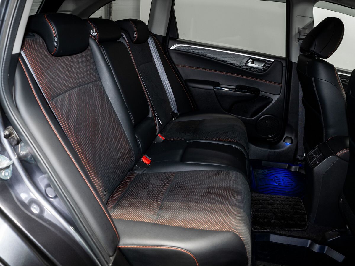 Honda Jade 2020 - фото автомобиля