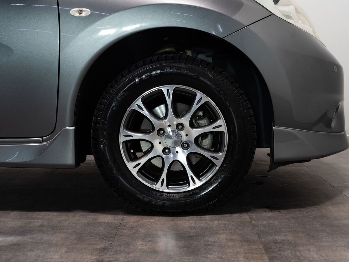 Nissan Note 2013 - фото автомобиля