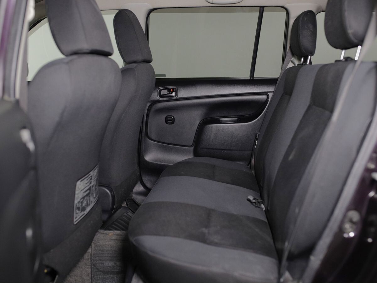 Toyota Succeed 2015 - фото автомобиля