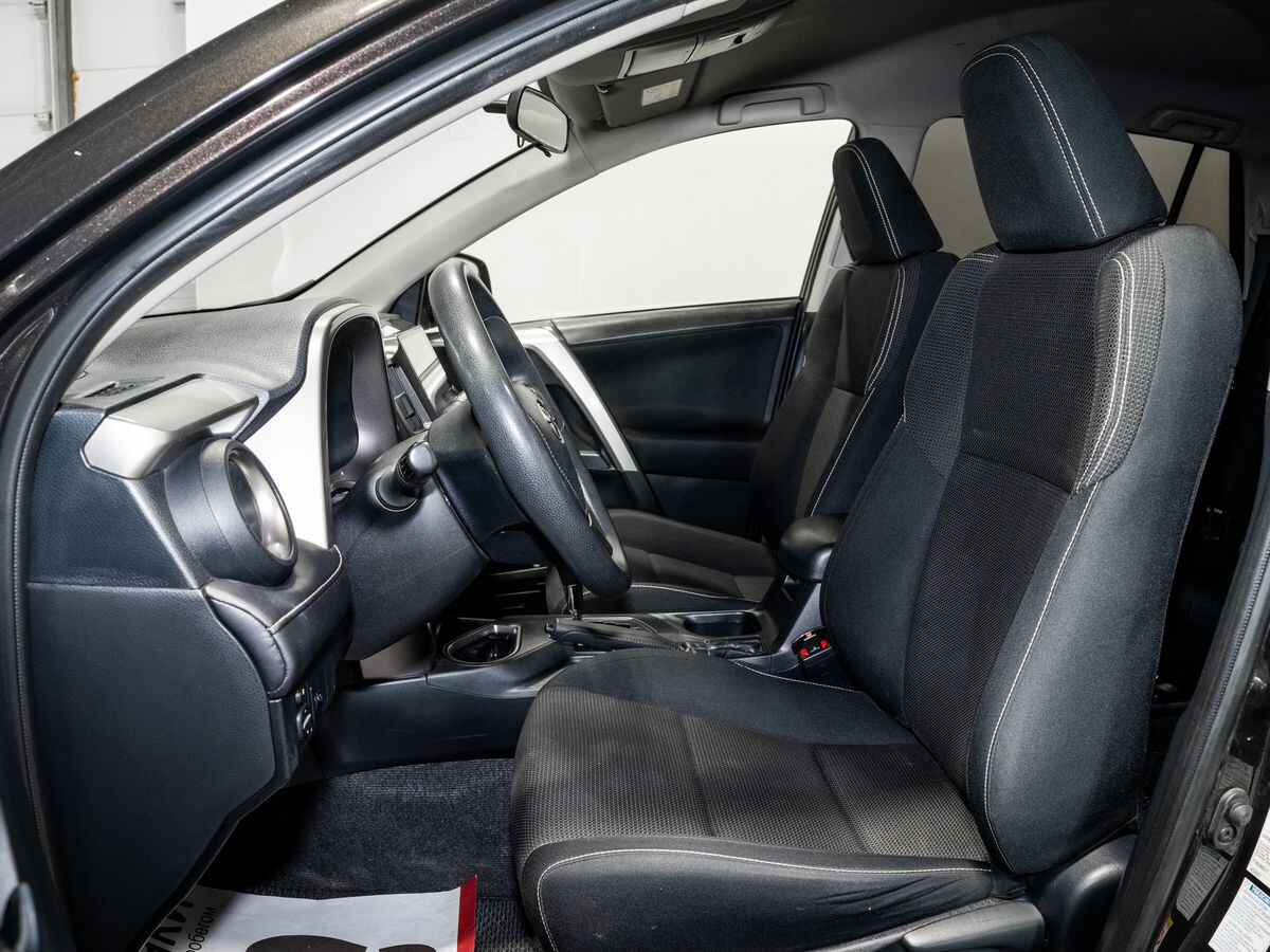 Toyota RAV4 2015 - фото автомобиля