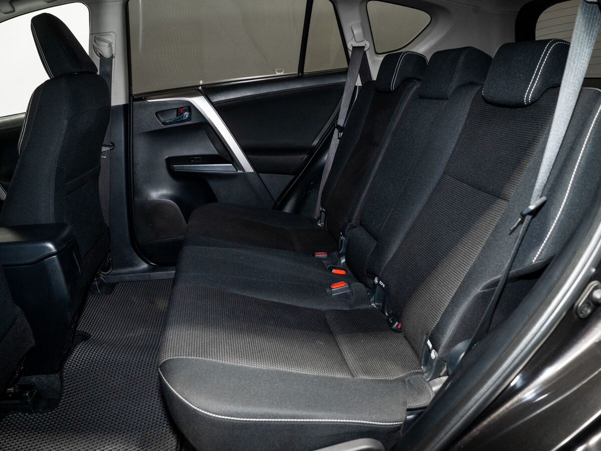 Toyota RAV4 2015 - фото автомобиля