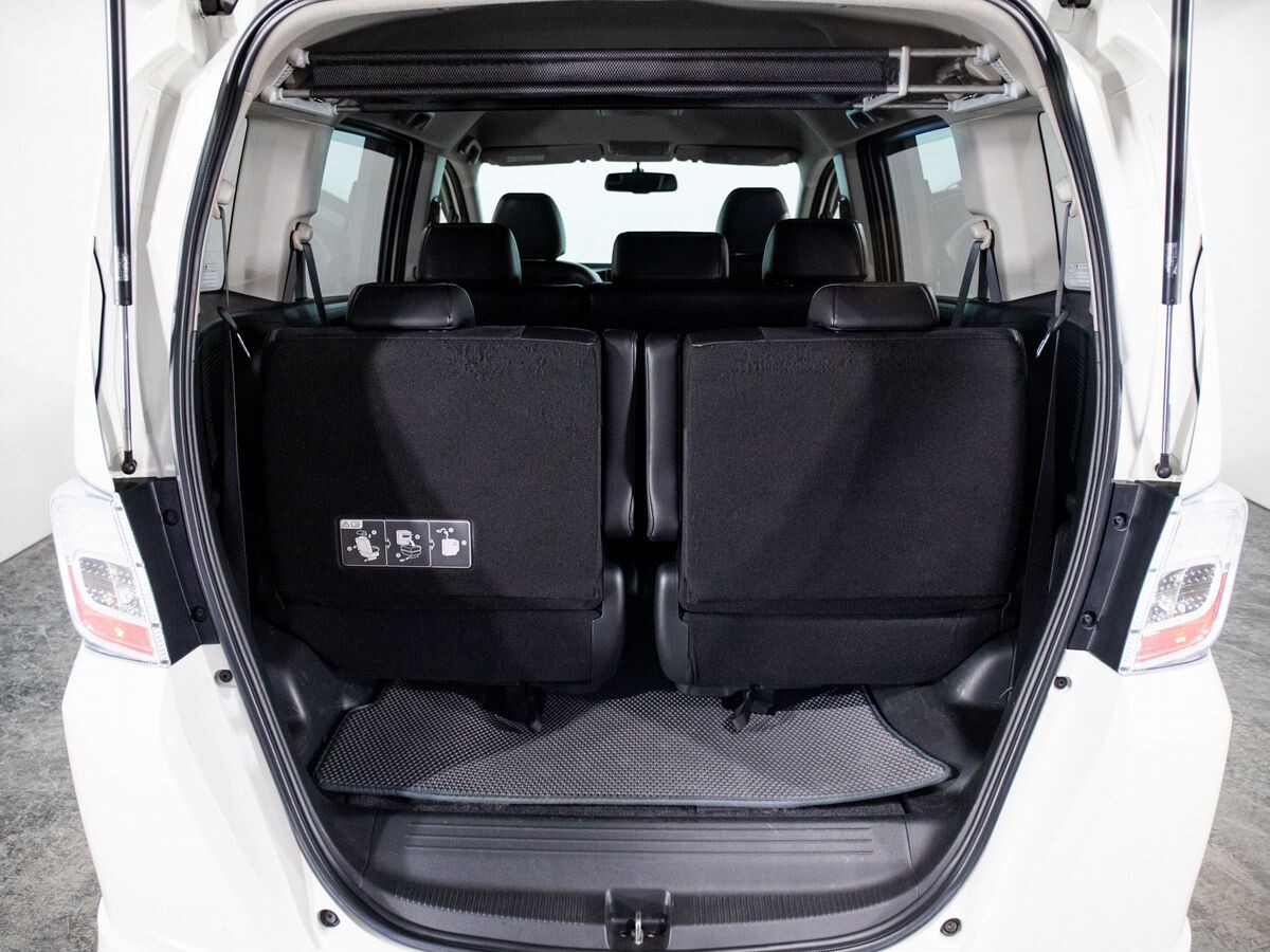 Honda Freed 2012 - фото автомобиля