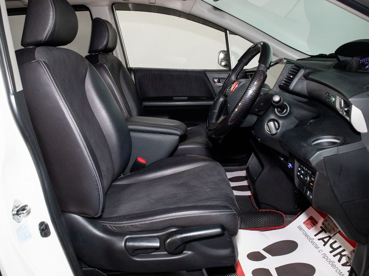 Honda Freed 2012 - фото автомобиля