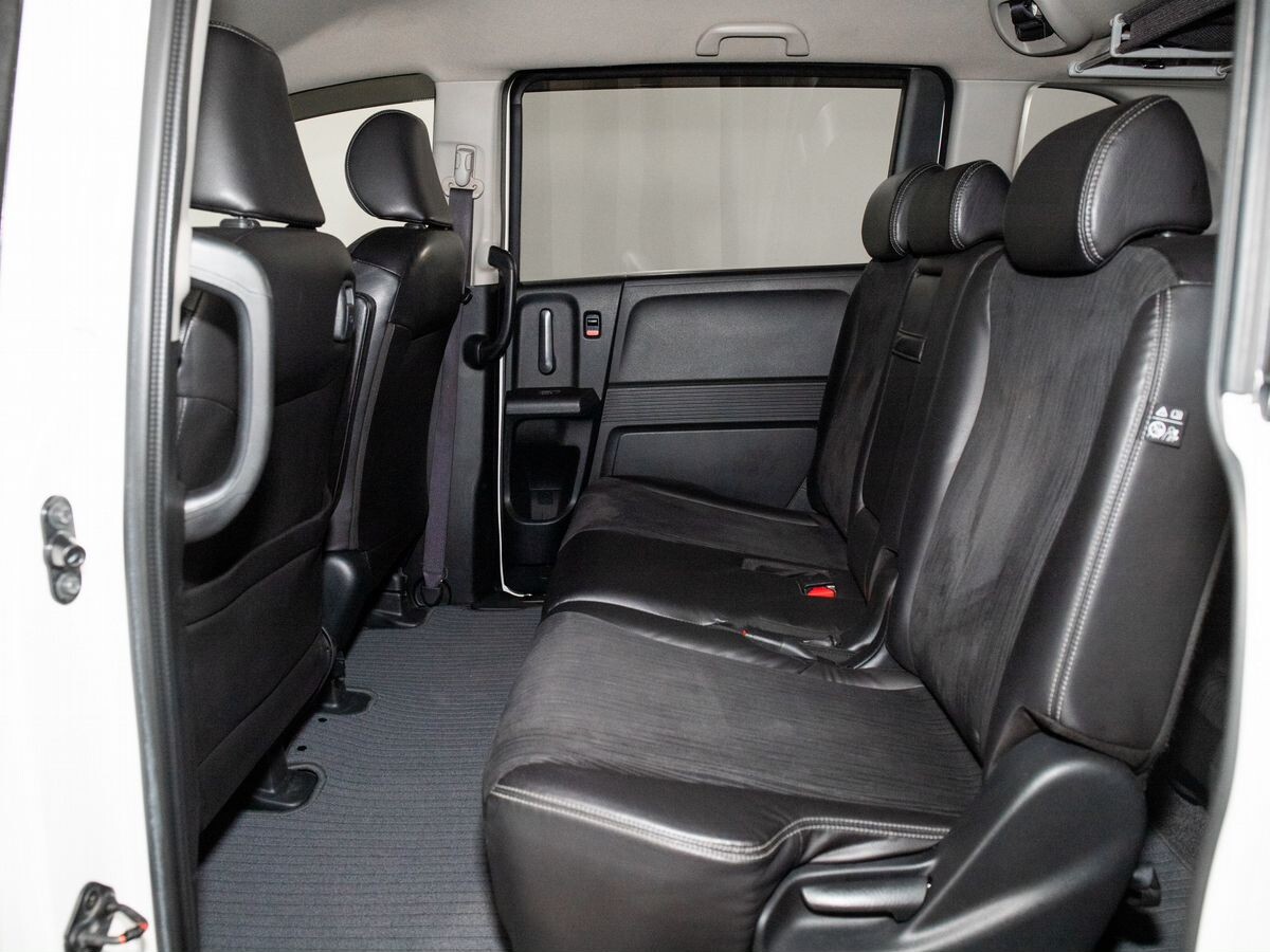 Honda Freed 2012 - фото автомобиля