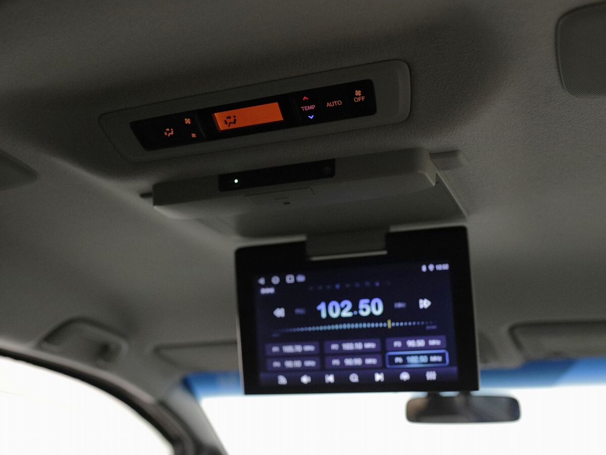 Toyota Voxy 2014 - фото автомобиля