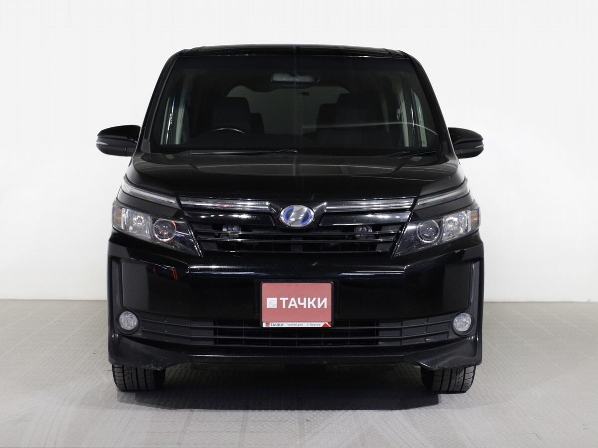 Toyota Voxy 2014 - фото автомобиля