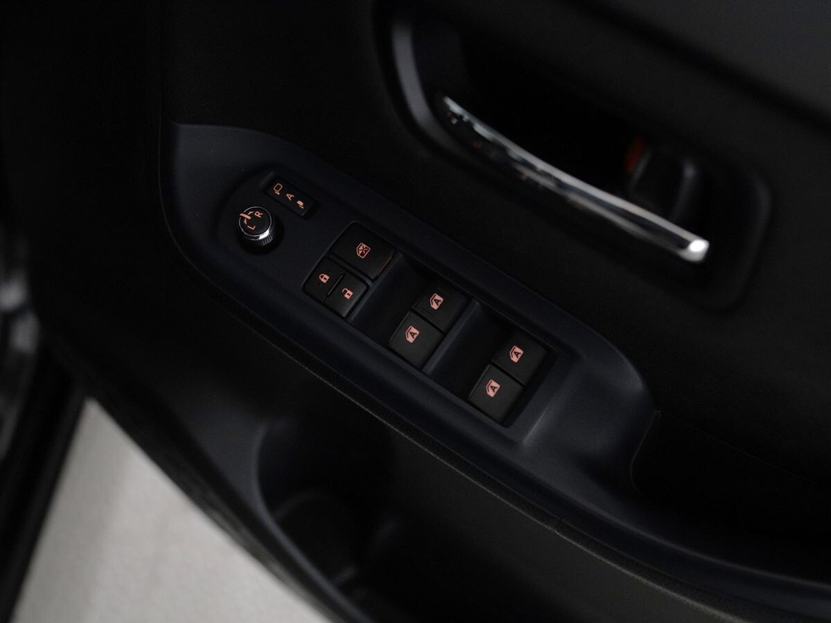 Toyota Voxy 2014 - фото автомобиля