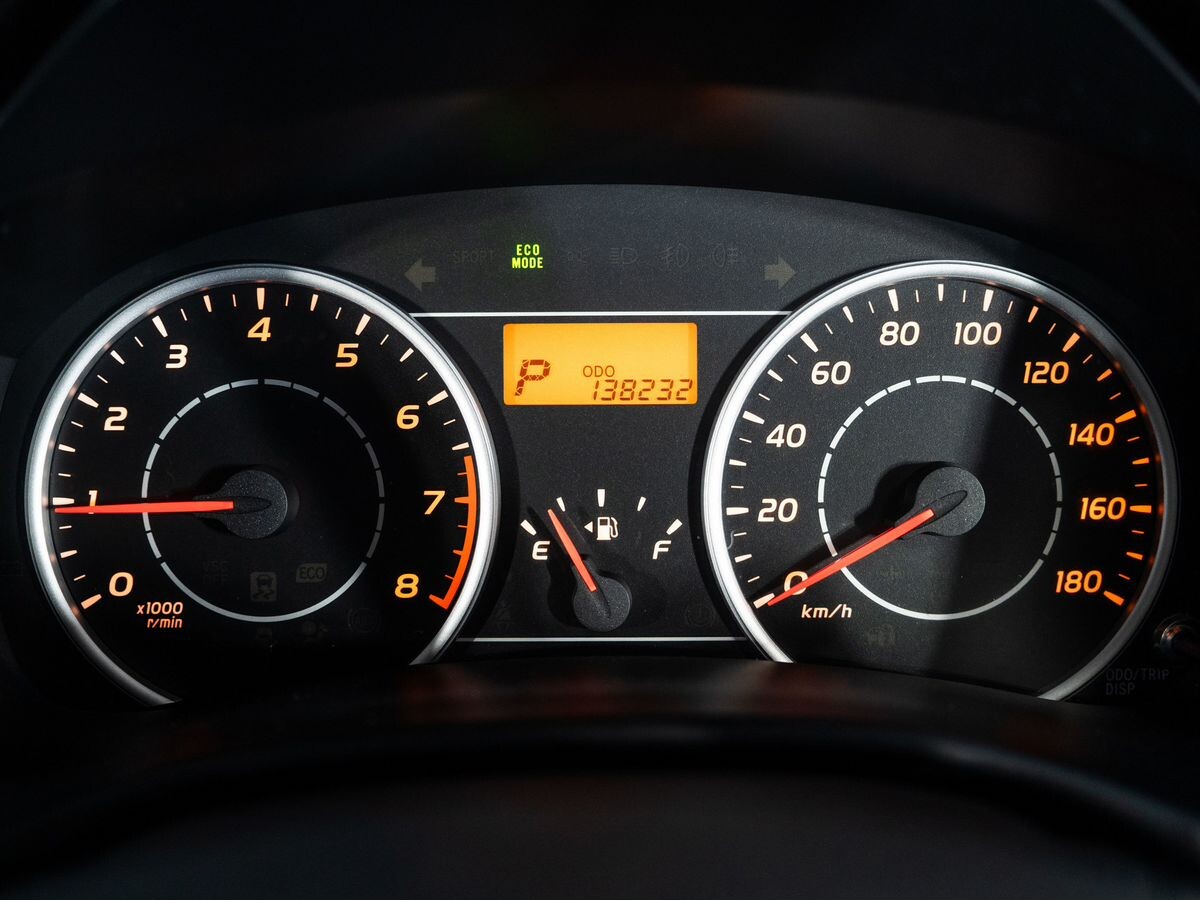 Toyota Wish 2011 - фото автомобиля