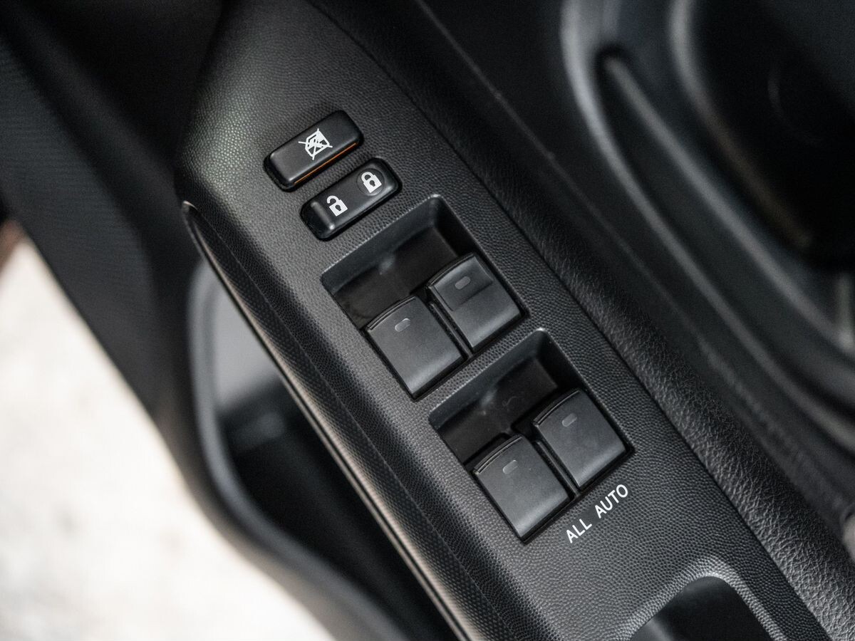 Toyota Wish 2011 - фото автомобиля