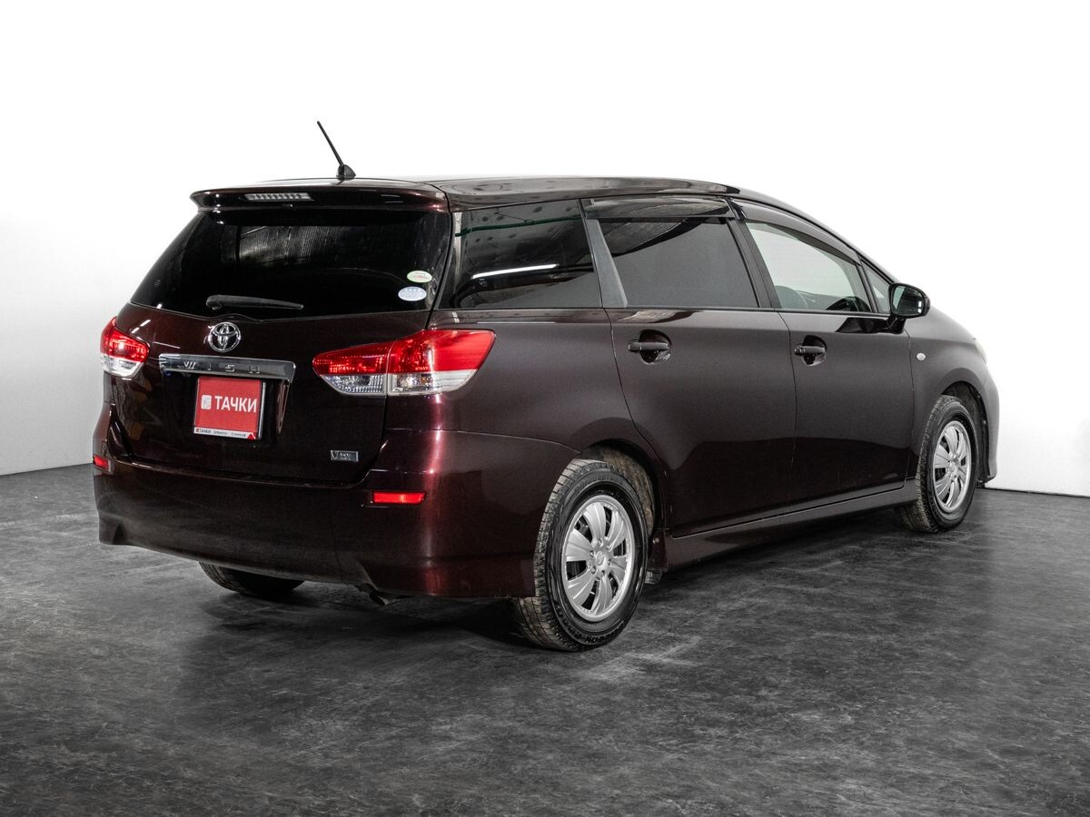 Toyota Wish 2011 - фото автомобиля