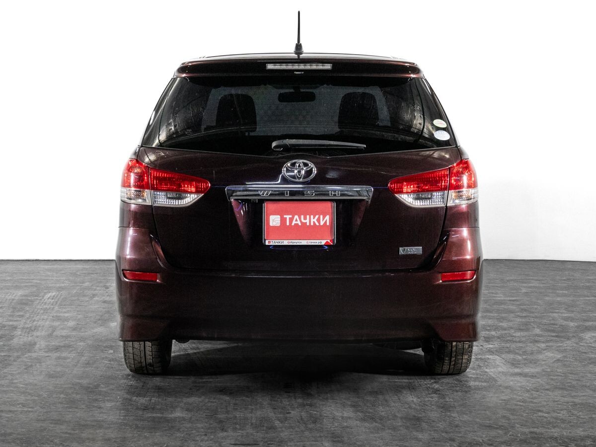 Toyota Wish 2011 - фото автомобиля