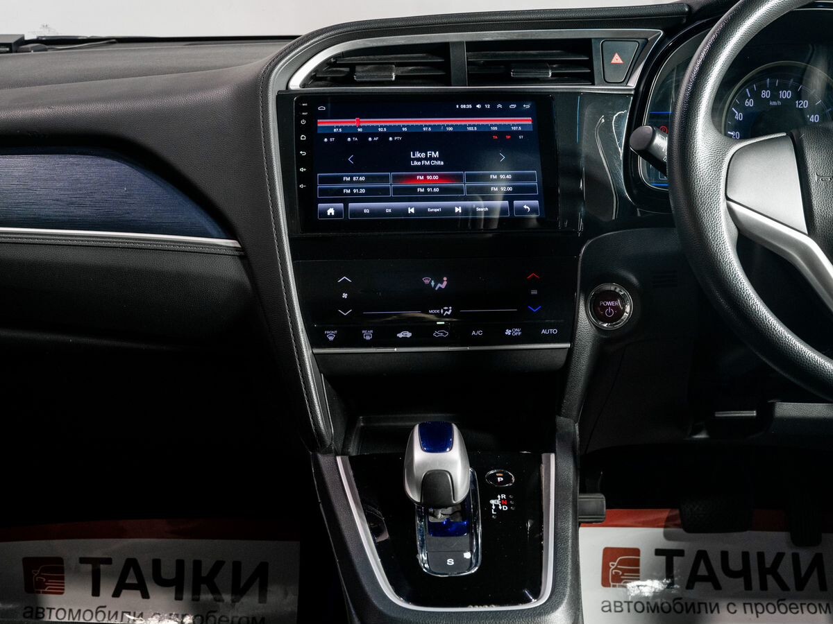 Honda Shuttle 2015 - фото автомобиля