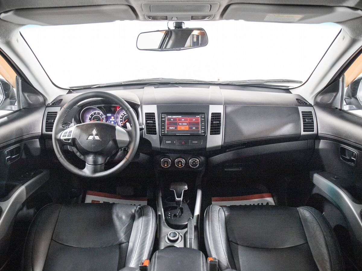 Mitsubishi Outlander 2011 - фото автомобиля
