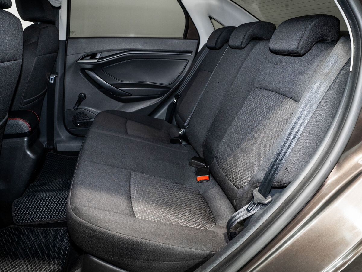 Lada (ВАЗ) Vesta 2016 - фото автомобиля