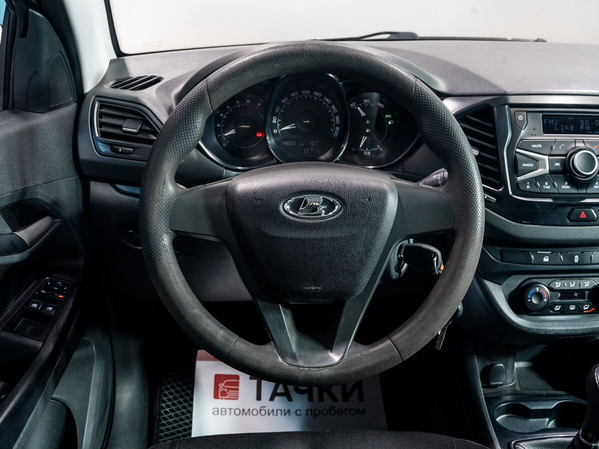 Lada (ВАЗ) Vesta 2016 - фото автомобиля