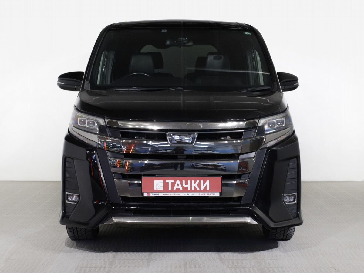 Toyota Noah 2018 - фото автомобиля