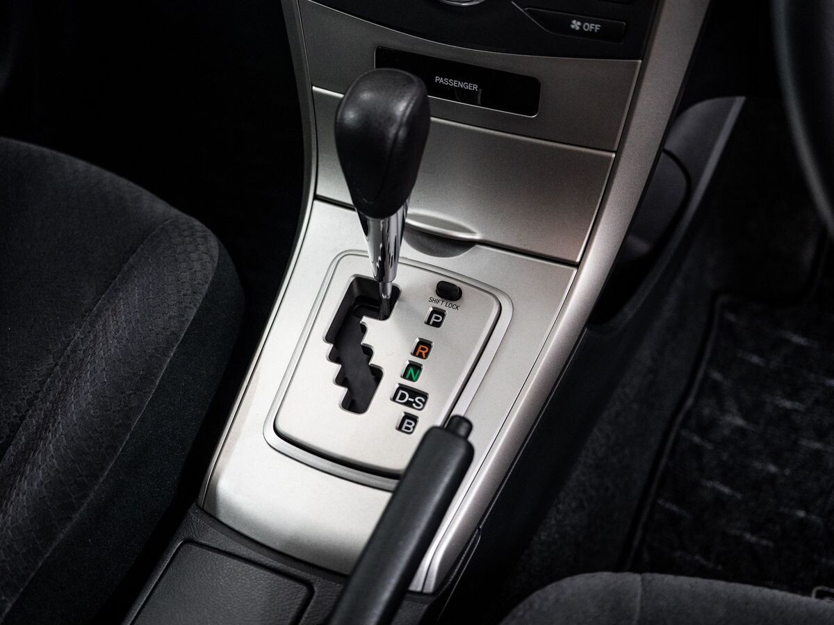 Toyota Corolla 2012 - фото автомобиля