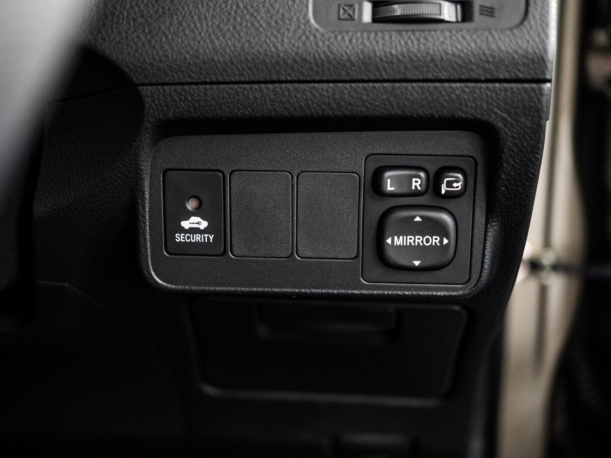 Toyota Corolla 2012 - фото автомобиля