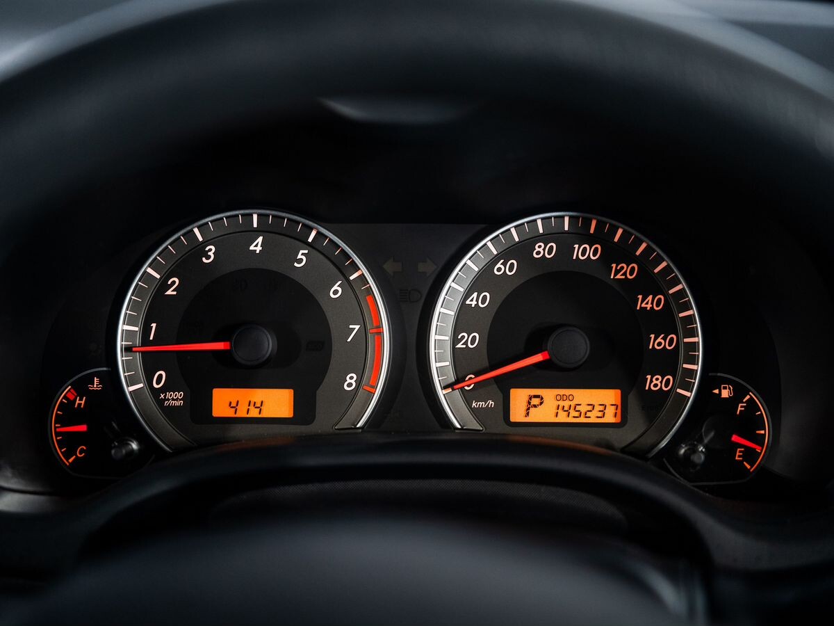 Toyota Corolla 2012 - фото автомобиля