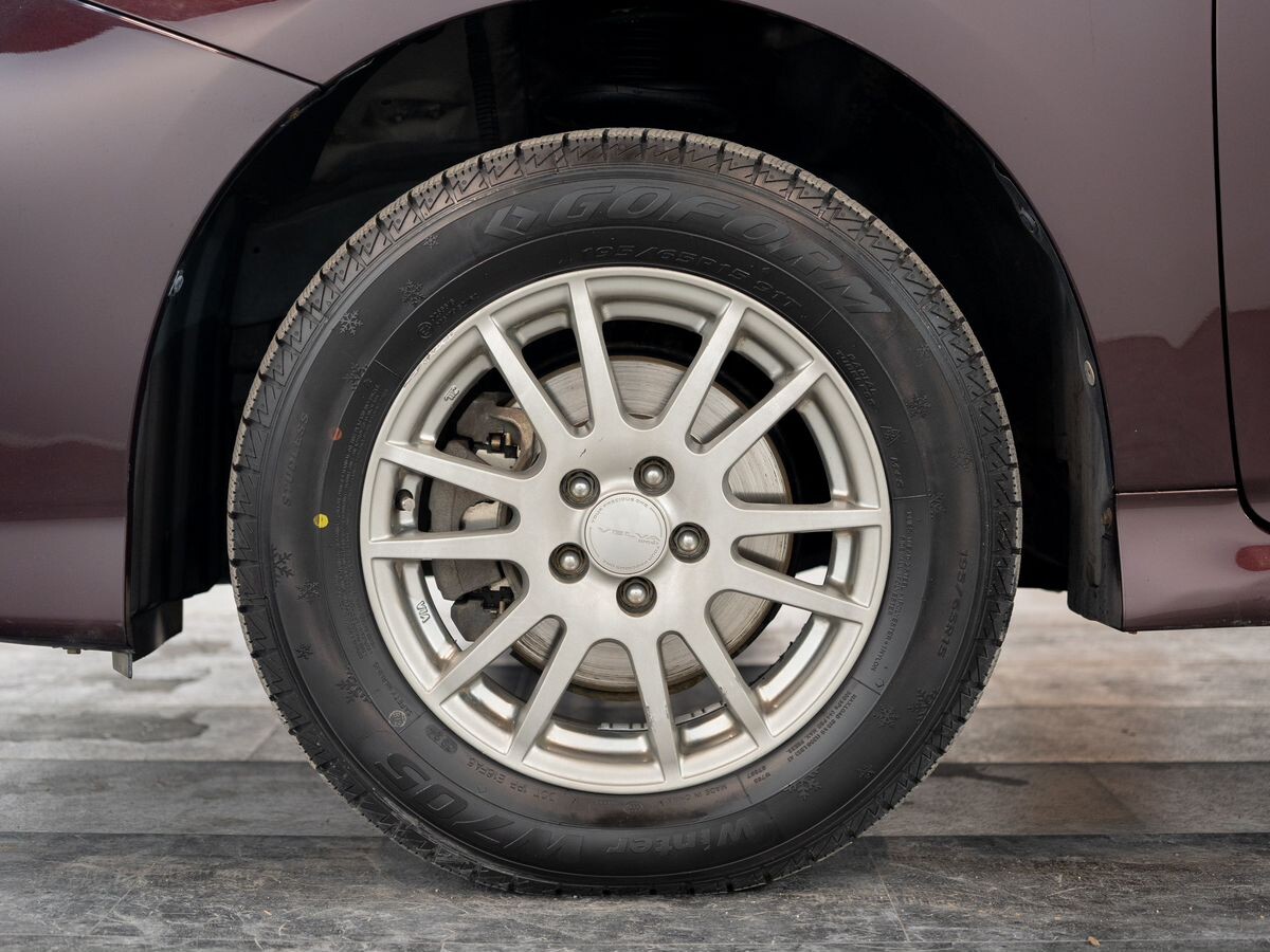 Toyota Wish 2011 - фото автомобиля