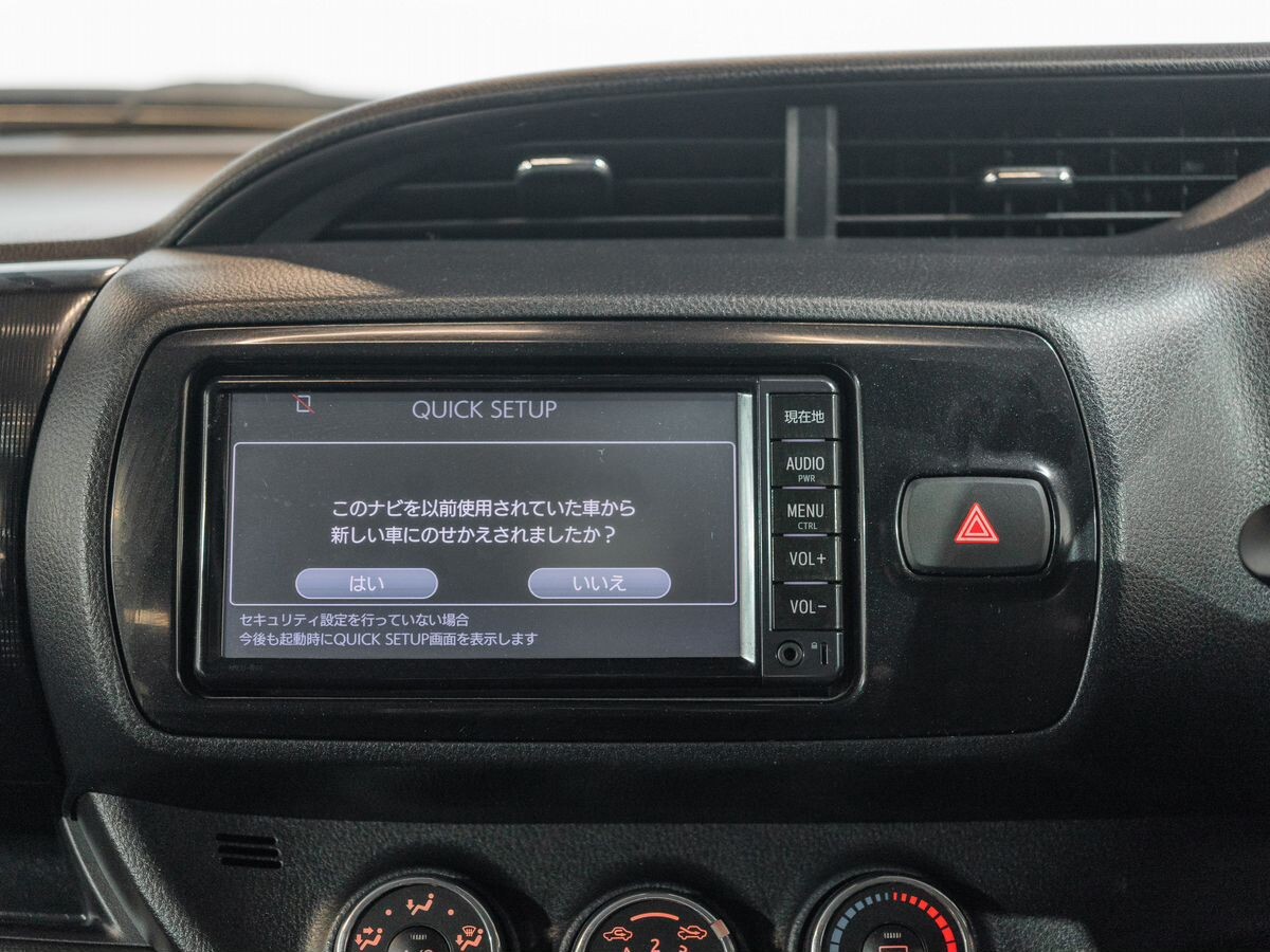 Toyota Vitz 2017 - фото автомобиля