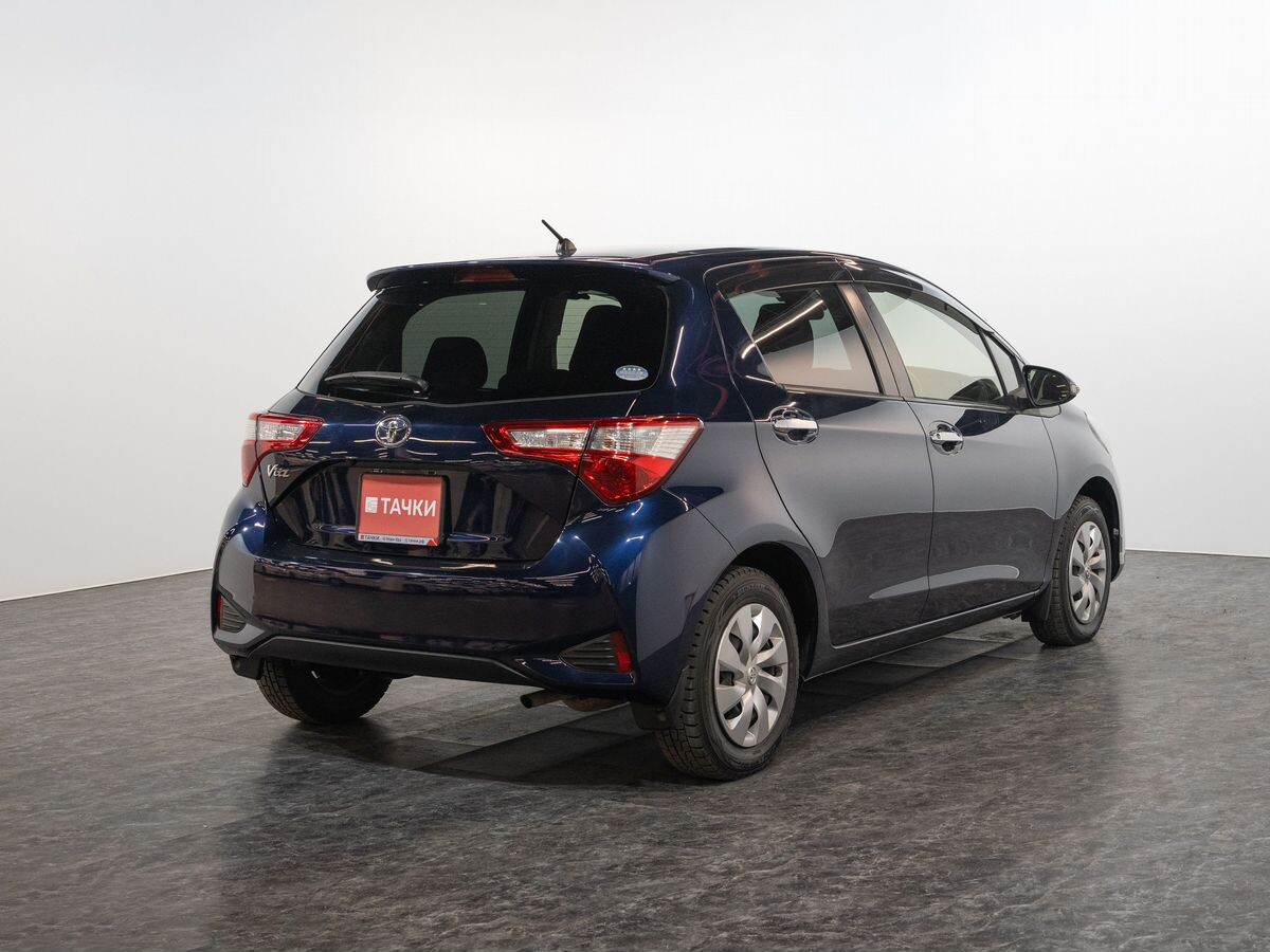 Toyota Vitz 2017 - фото автомобиля