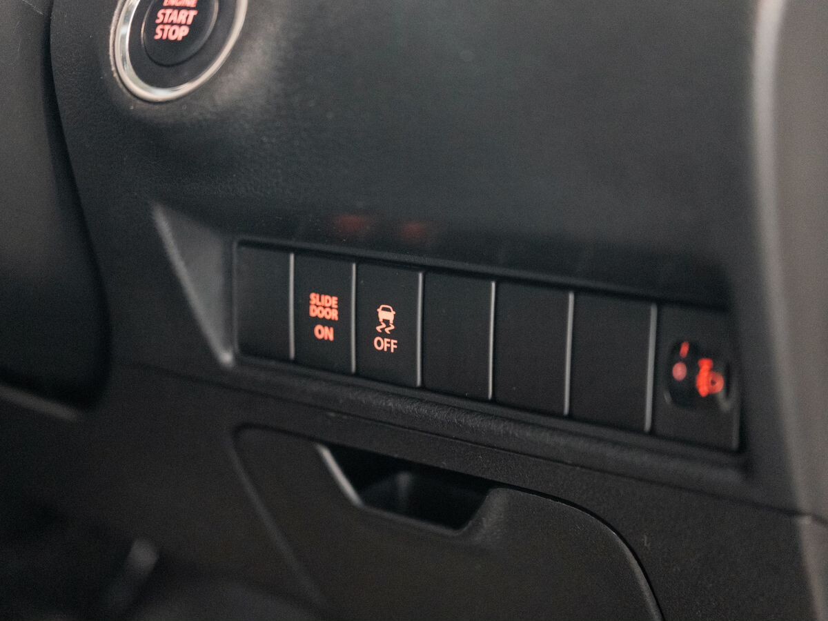 Suzuki Solio 2018 - фото автомобиля