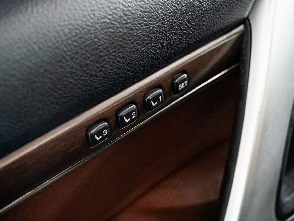 Toyota Land Cruiser 2016 - фото автомобиля