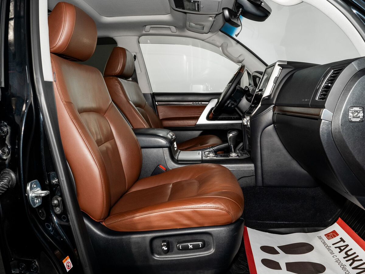 Toyota Land Cruiser 2016 - фото автомобиля