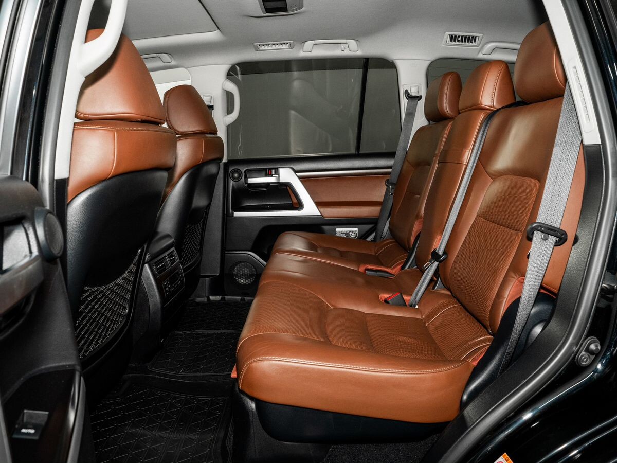 Toyota Land Cruiser 2016 - фото автомобиля