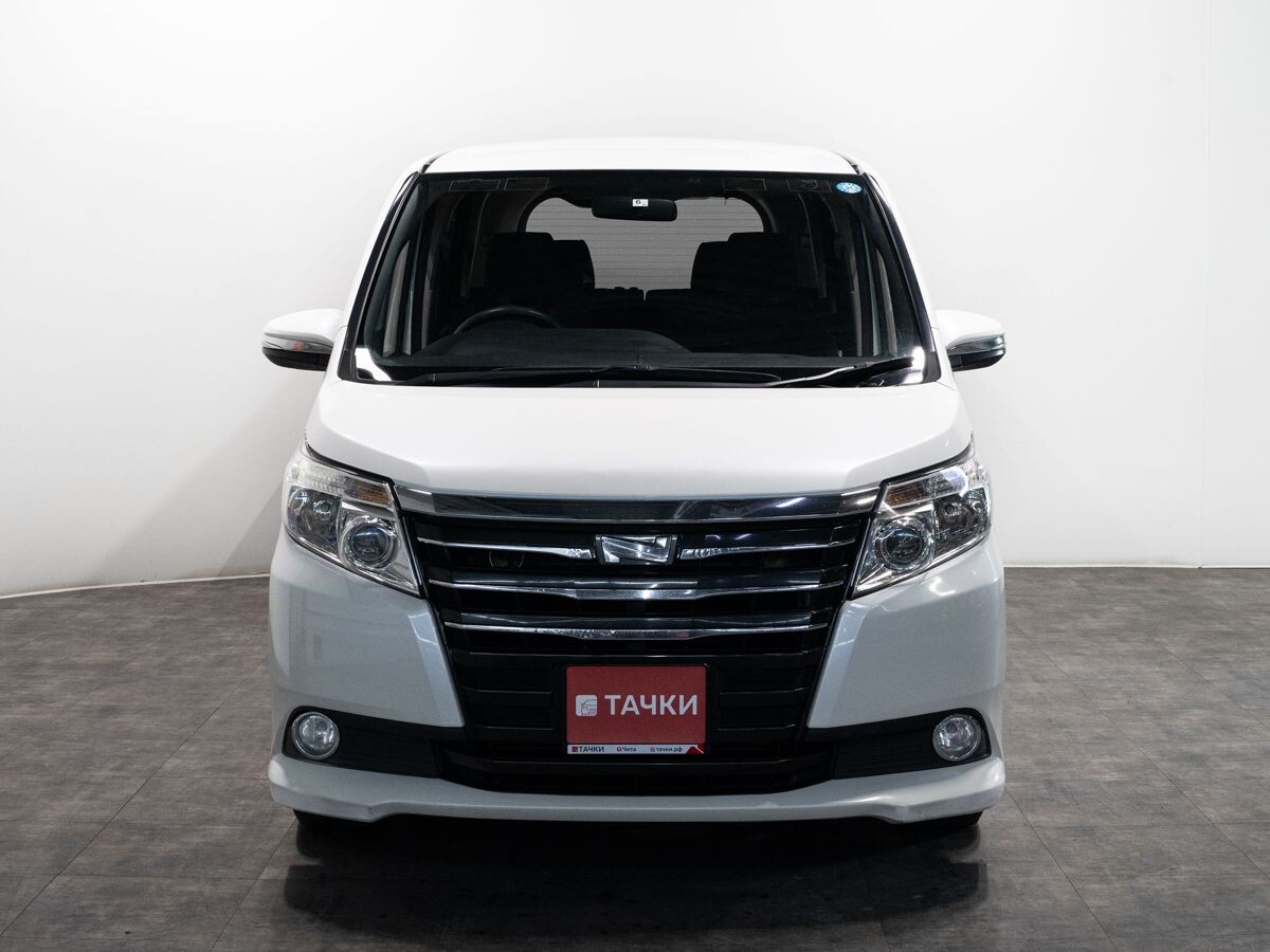 Toyota Noah 2014 - фото автомобиля