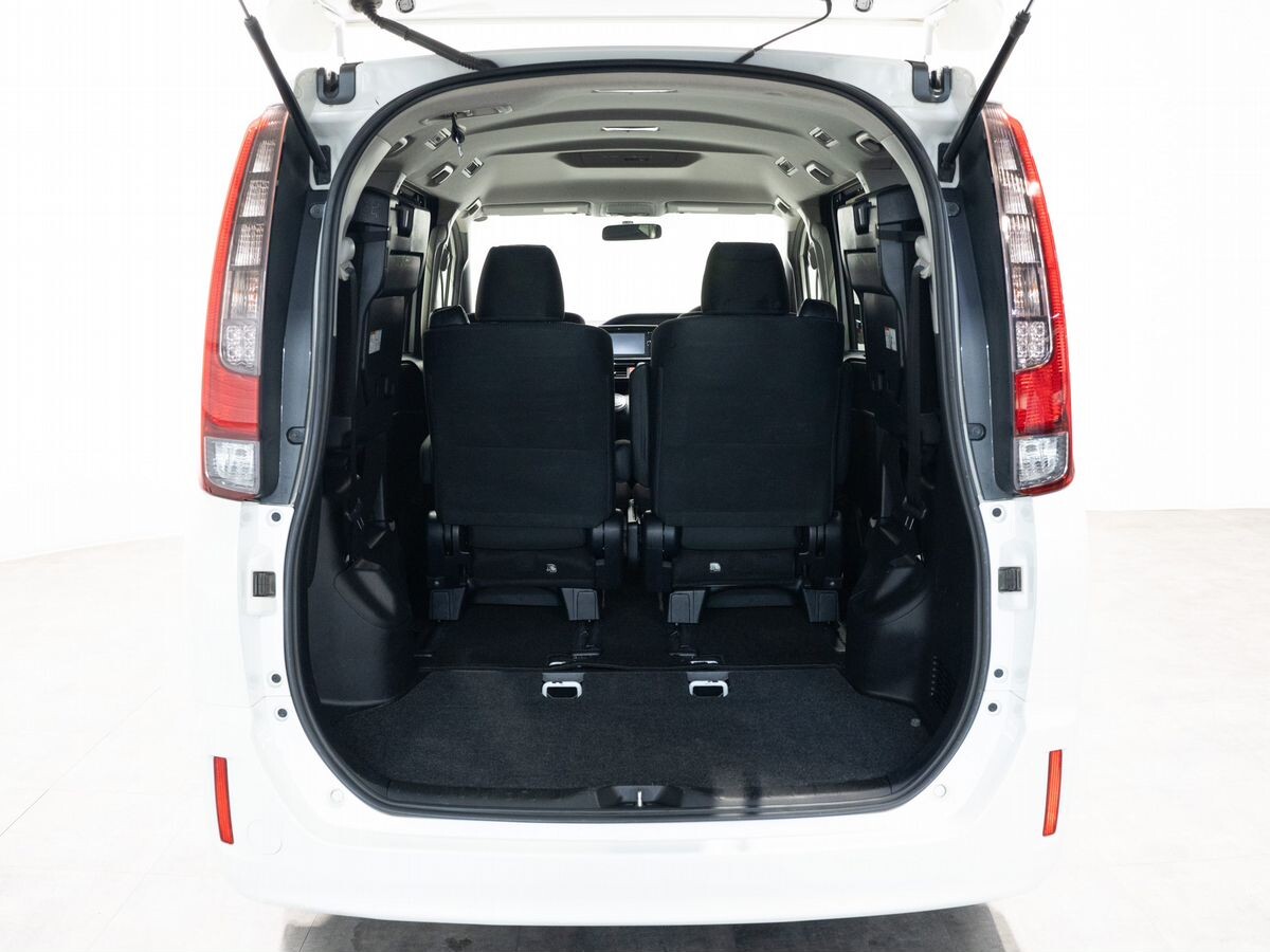 Toyota Noah 2014 - фото автомобиля