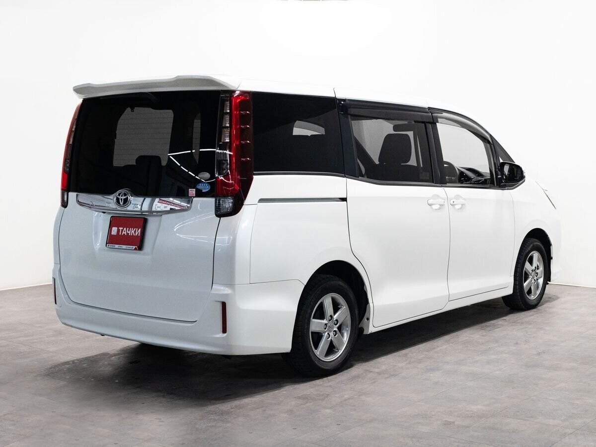 Toyota Noah 2014 - фото автомобиля