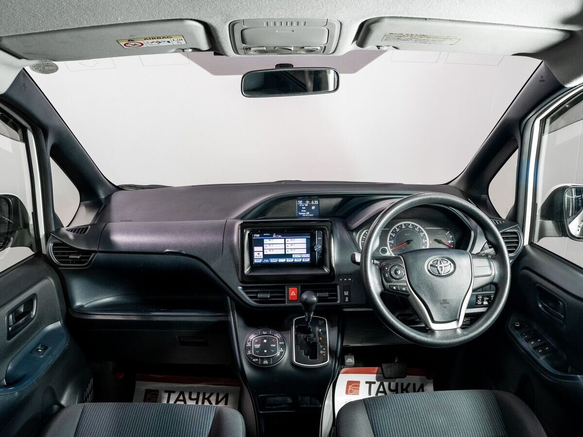 Toyota Noah 2014 - фото автомобиля