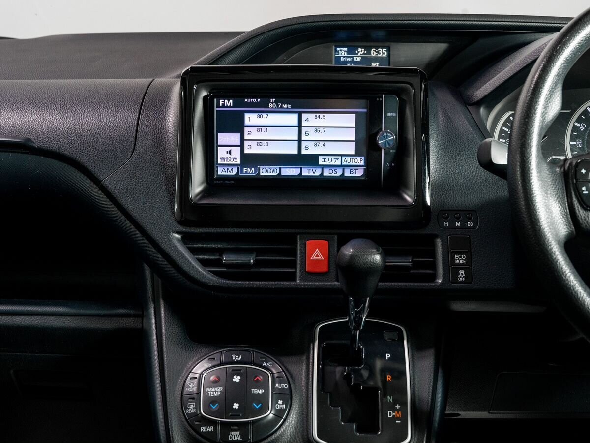Toyota Noah 2014 - фото автомобиля