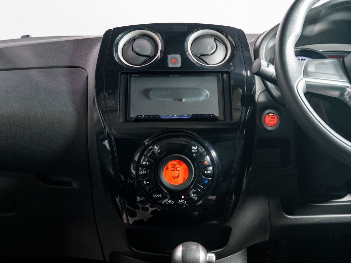 Nissan Note 2018 - фото автомобиля