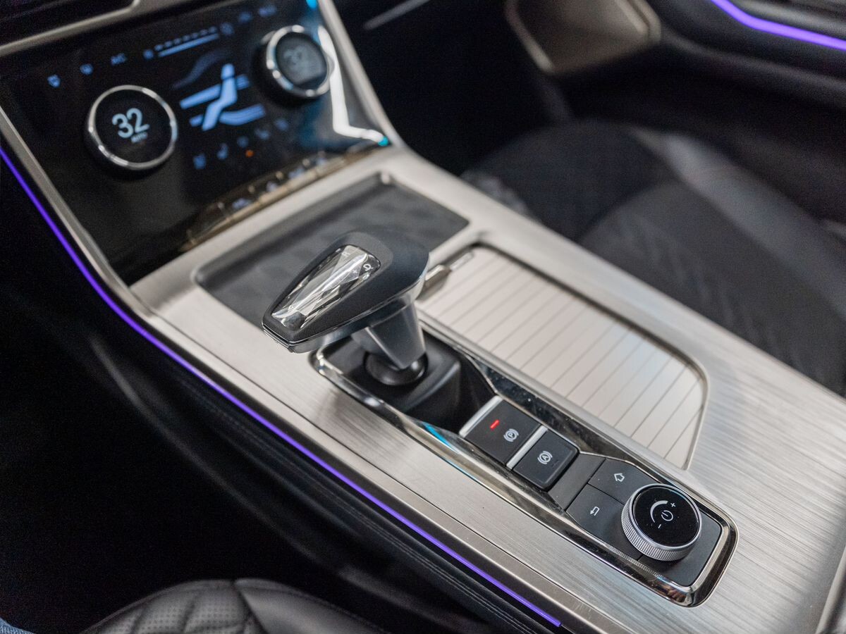 Exeed TXL 2022 - фото автомобиля