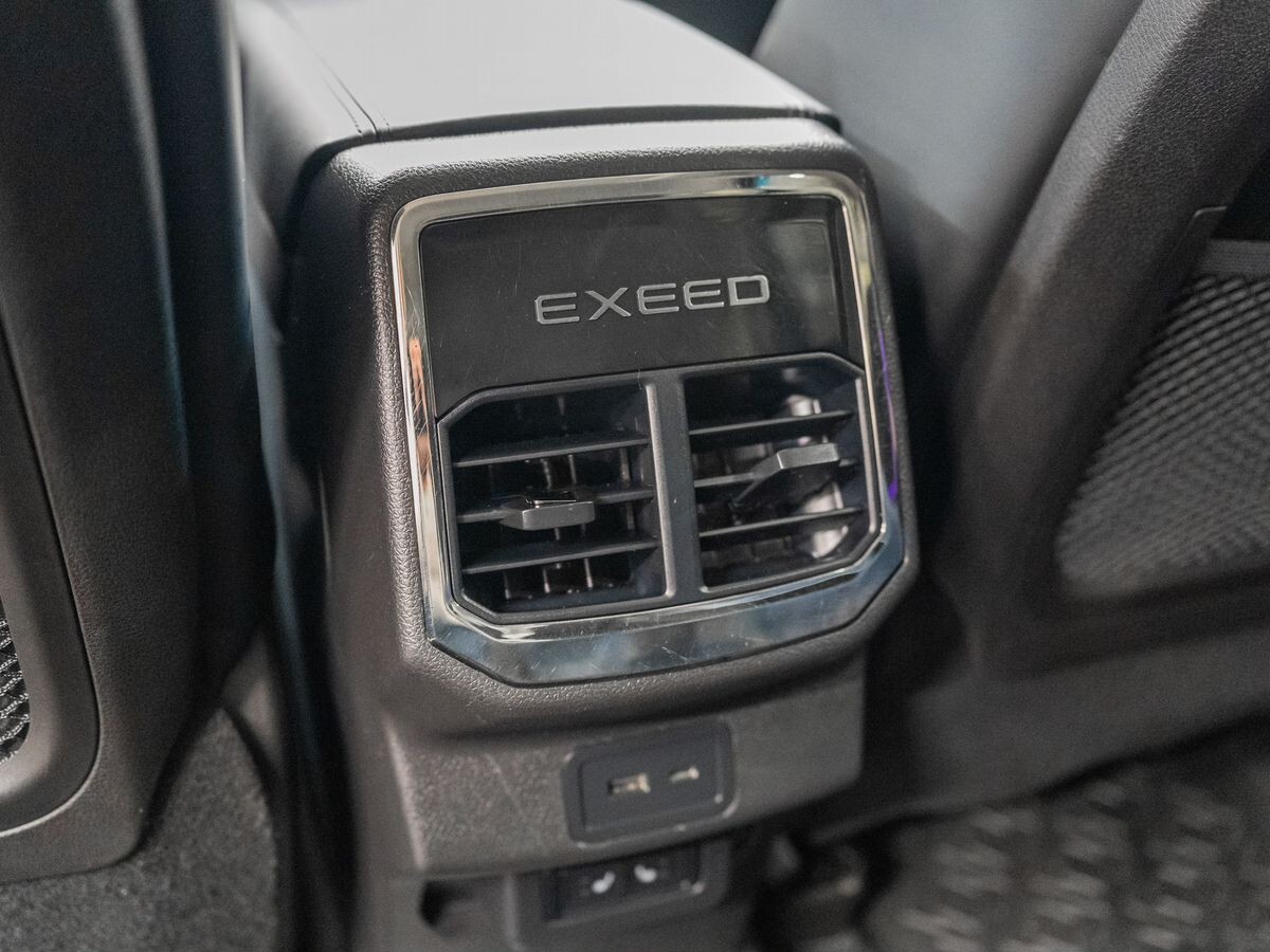 Exeed TXL 2022 - фото автомобиля