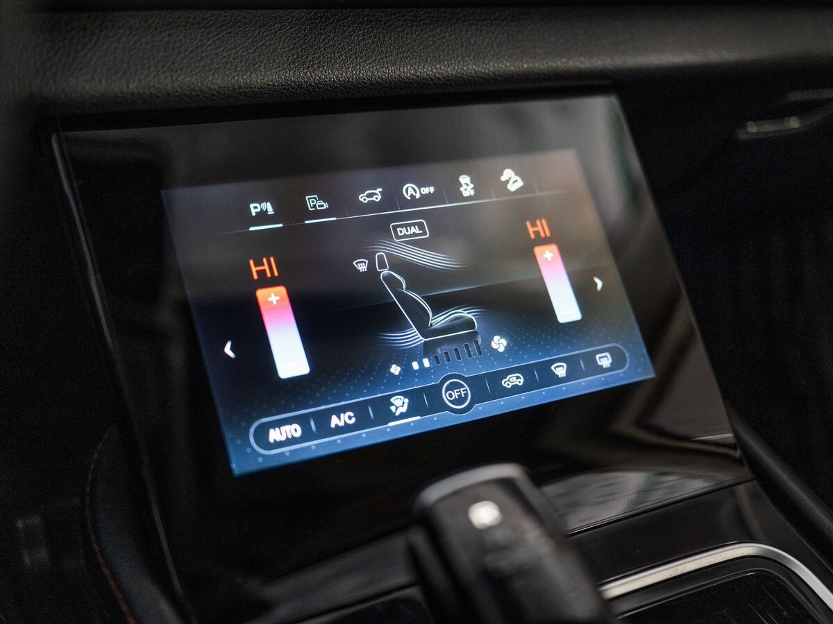 FAW Bestune T99 2021 - фото автомобиля