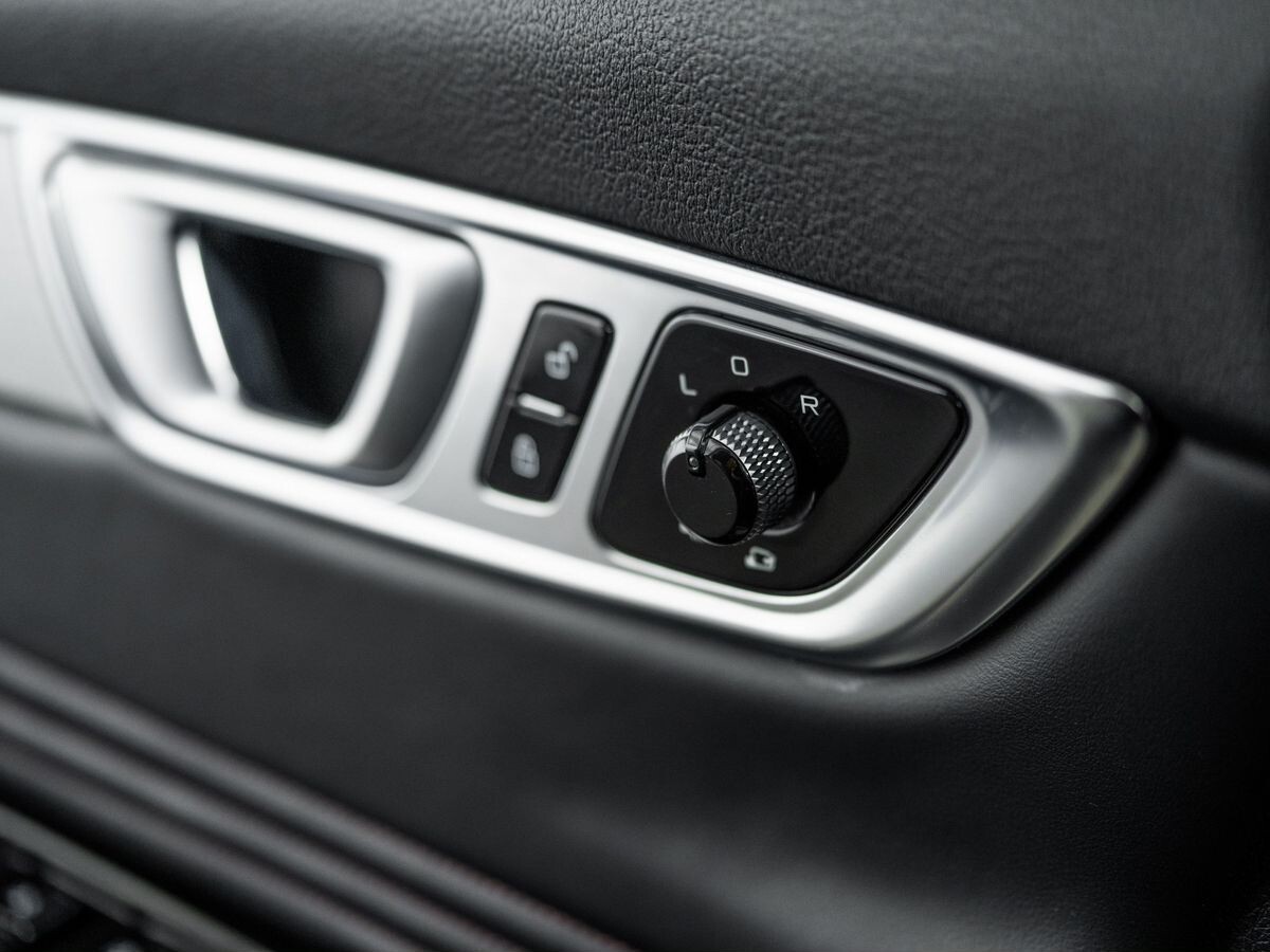 FAW Bestune T99 2021 - фото автомобиля