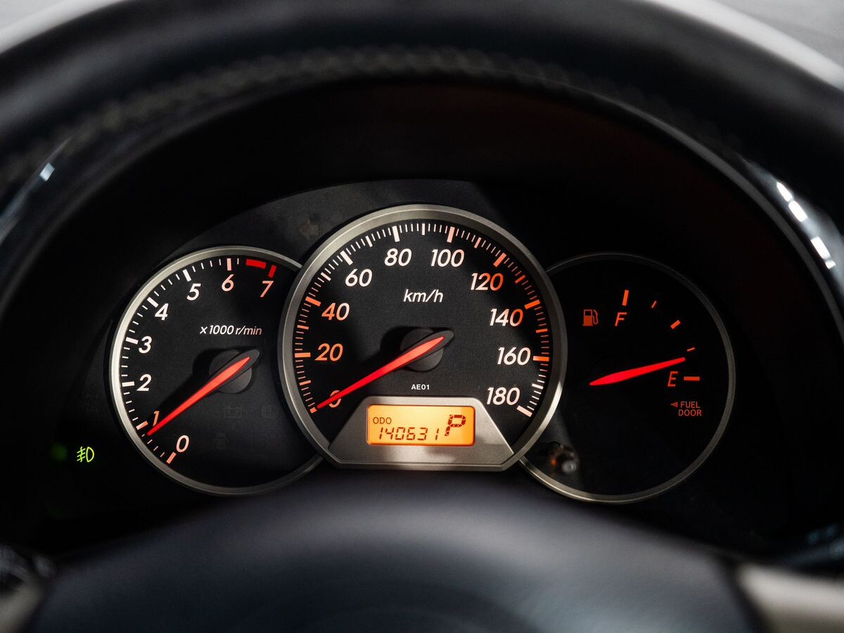 Toyota Wish 2009 - фото автомобиля