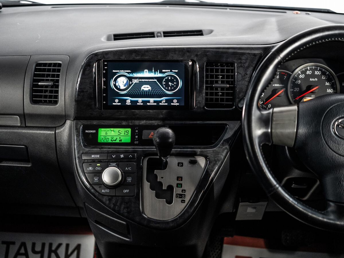 Toyota Wish 2009 - фото автомобиля