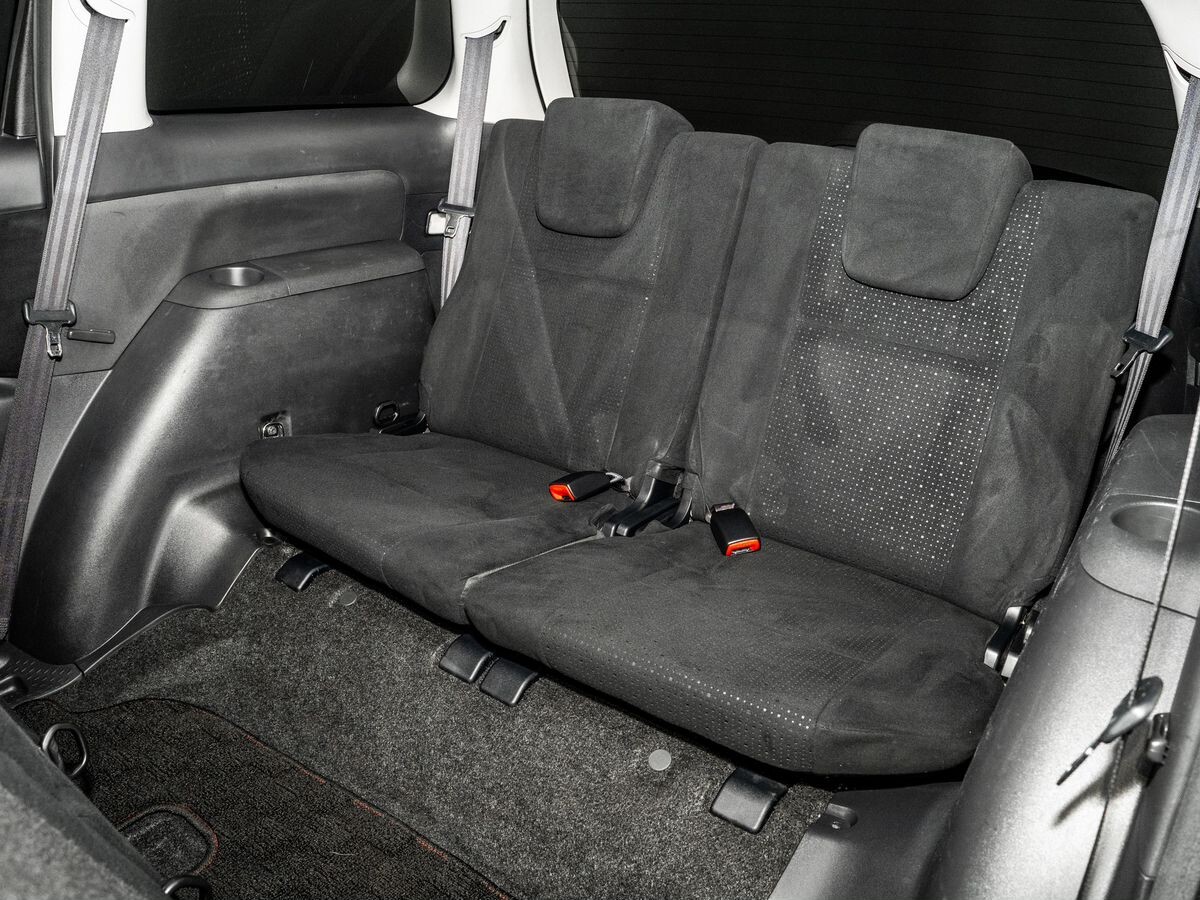 Toyota Wish 2009 - фото автомобиля