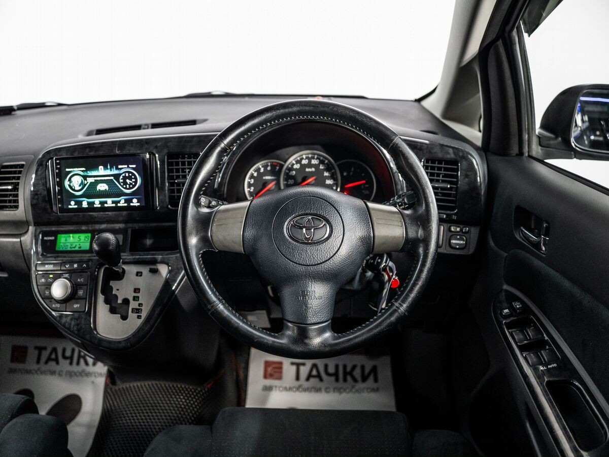 Toyota Wish 2009 - фото автомобиля