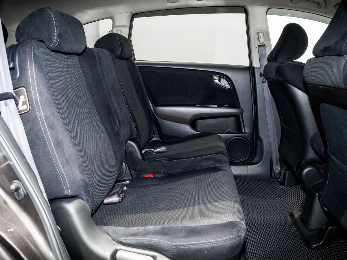 Honda Stream 2008 - фото автомобиля