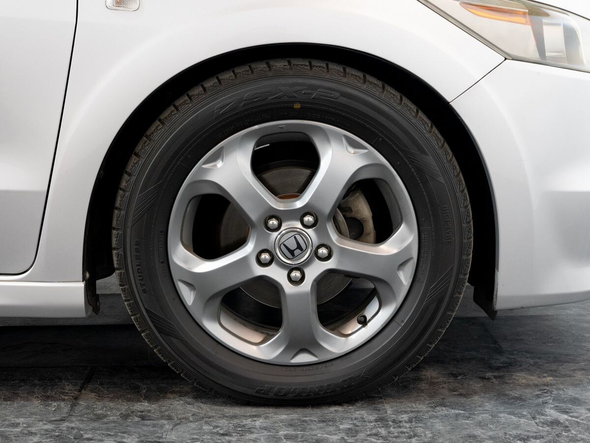 Honda Stream 2008 - фото автомобиля