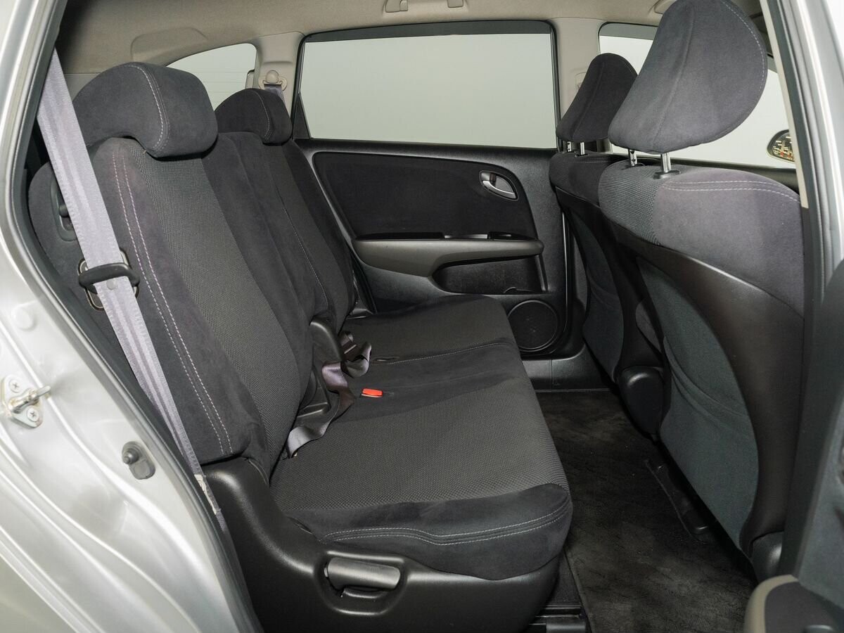 Honda Stream 2008 - фото автомобиля