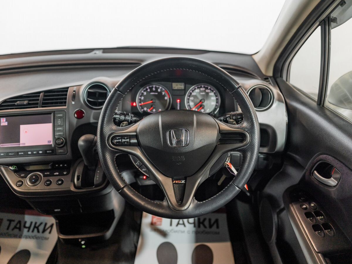 Honda Stream 2008 - фото автомобиля