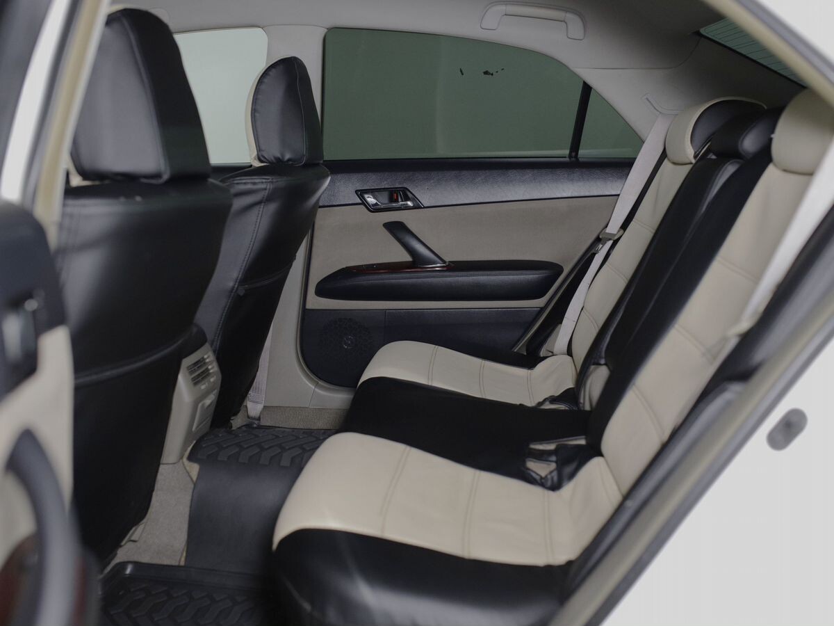 Toyota Mark X 2009 - фото автомобиля