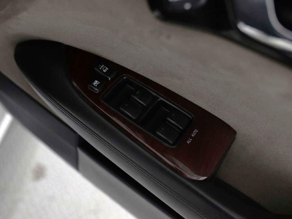 Toyota Mark X 2009 - фото автомобиля